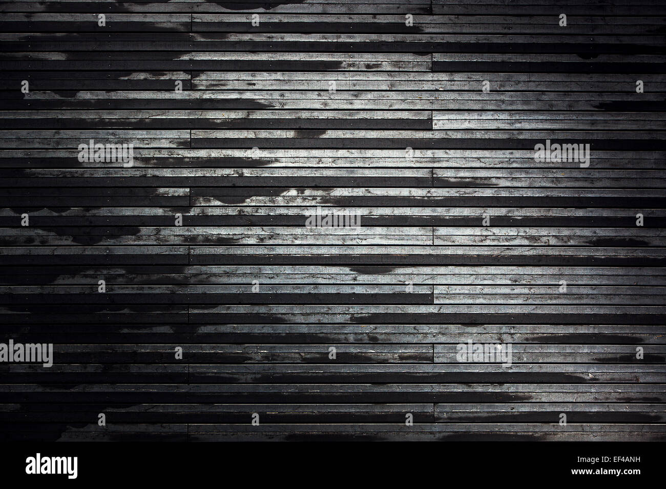 Alte Holz Hintergrund. Dunkel-Kontrastfarben. Stockfoto