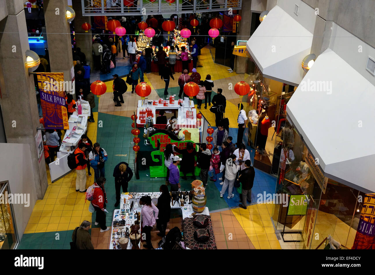 Kunsthandwerk-Markt in International Village Mall beim chinesischen Neujahrsfest, Vancouver, BC, Kanada Stockfoto
