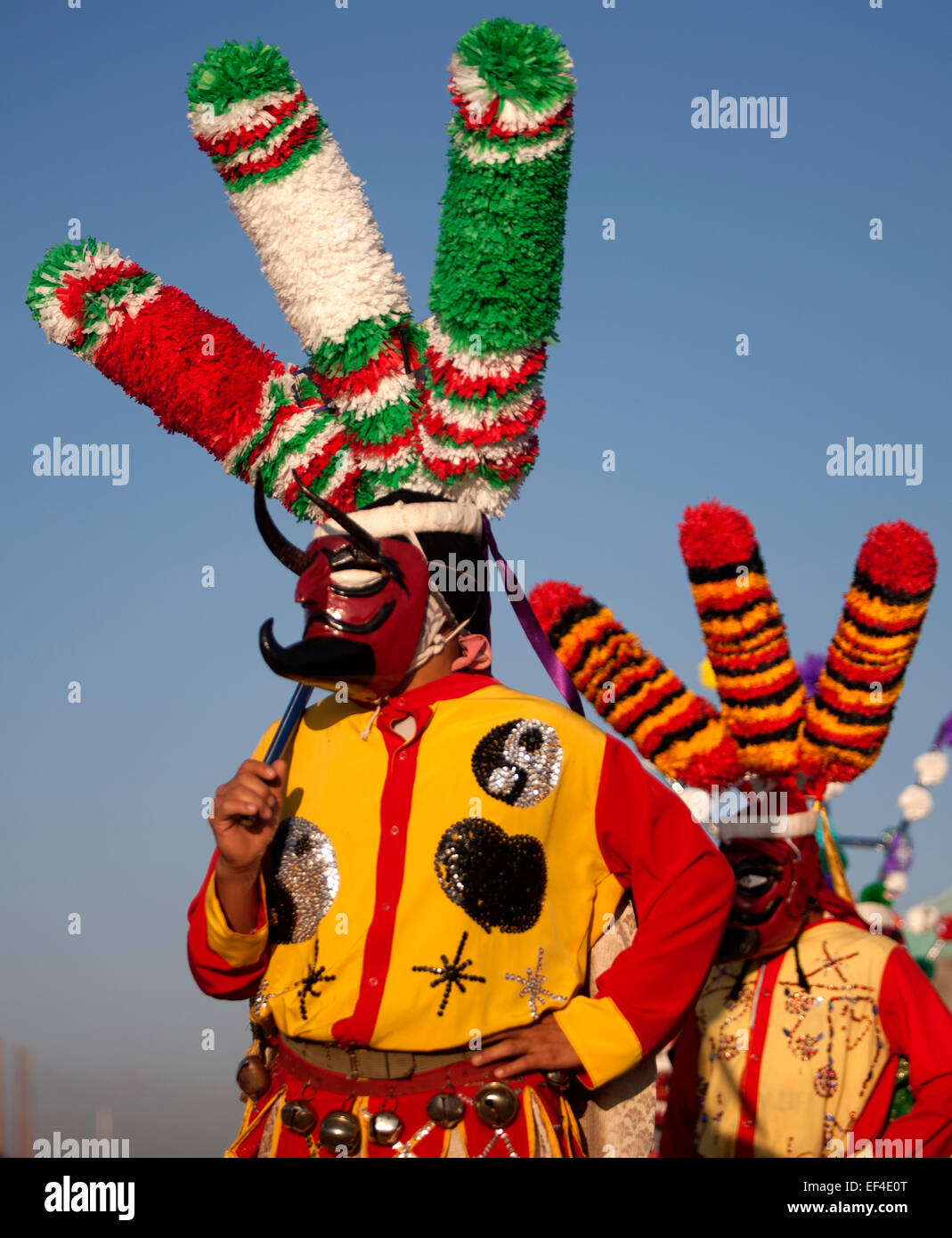 Eine Tänzerin verkleidet als Saint James aus Chocaman, Veracruz, Mexiko. Stockfoto