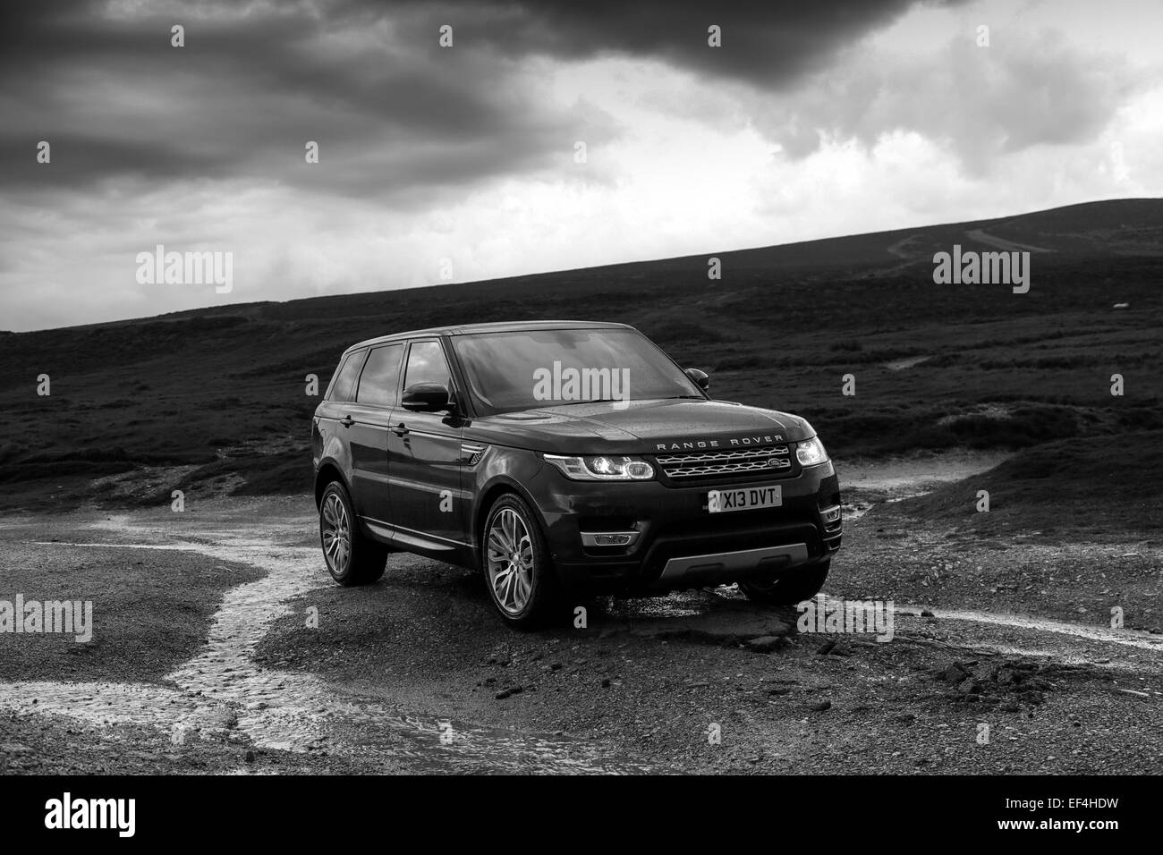 Ein Range Rover Sport fotografiert in den Bergen im Norden von Wales, UK. Stockfoto