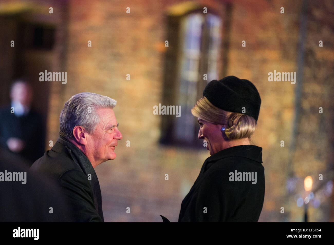 Bundespräsident Joachim Gauck und niederländischen Königin Maxima besuchen eine Zeremonie zum 70. Jahrestag der Befreiung von der Nazi-deutschen Konzentrations- und Vernichtungslager Lagergelände KL Auschwitz-Birkenau in Oswiecim, Polen, 27. Januar 2015. Foto: Rolf Vennenbernd/dpa Stockfoto