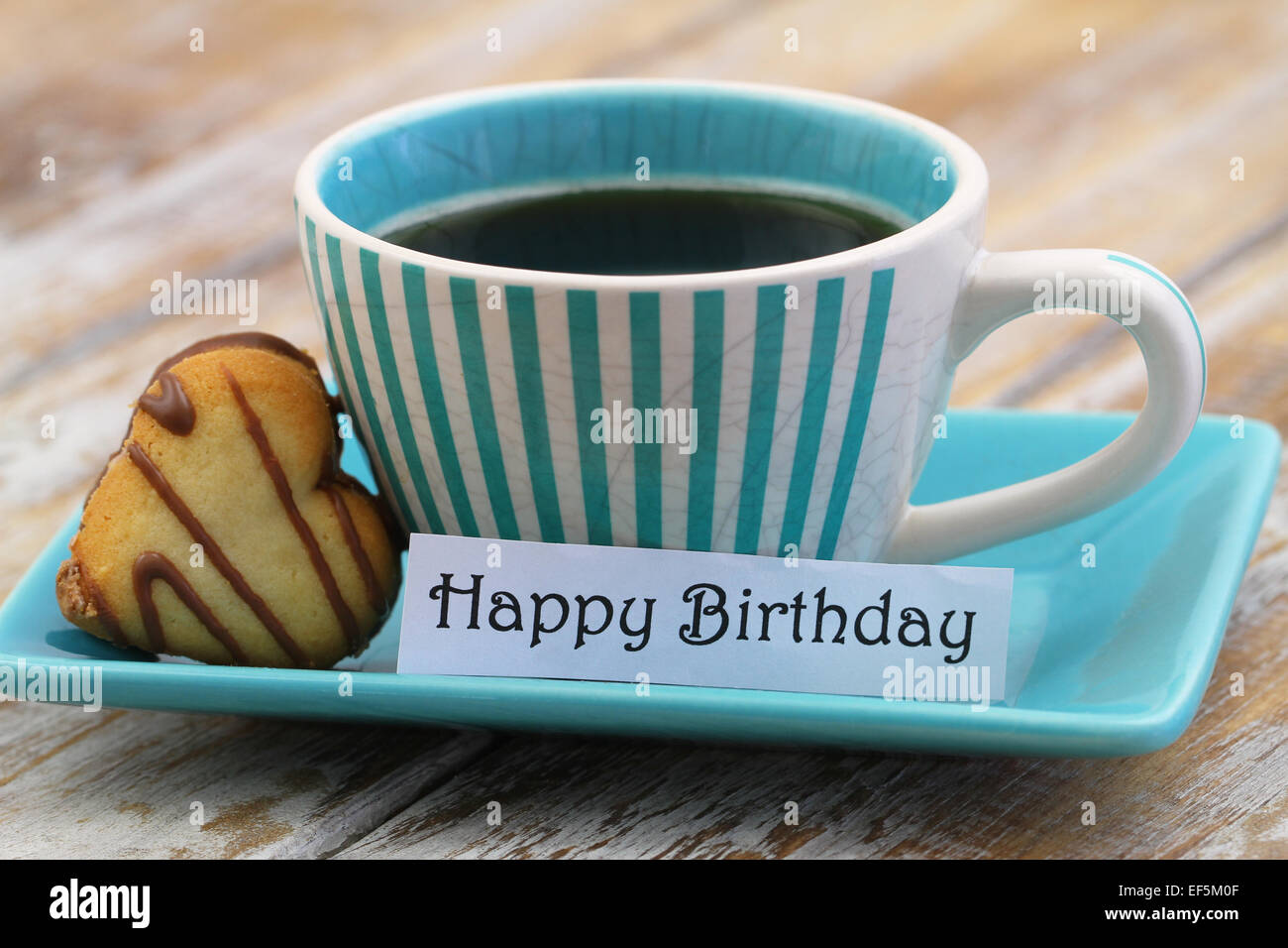 Alles Gute zum Geburtstagskarte mit Kaffee und Herz geformt cookie Stockfoto