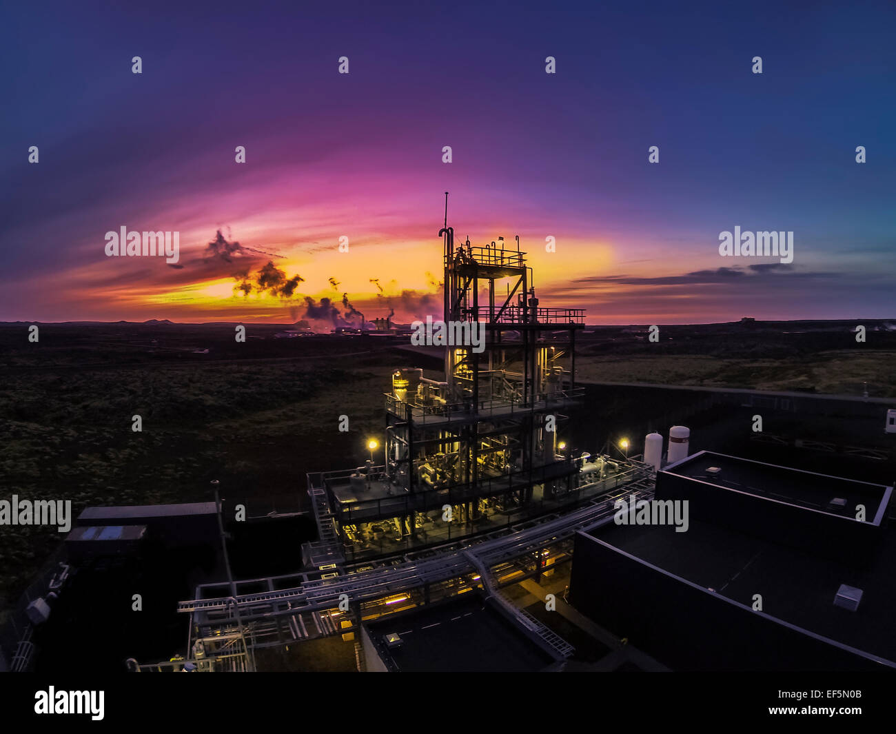 Co2-Recycling mit Geothermiekraftwerk svartsengi im Hintergrund, reykjanes, Island Stockfoto