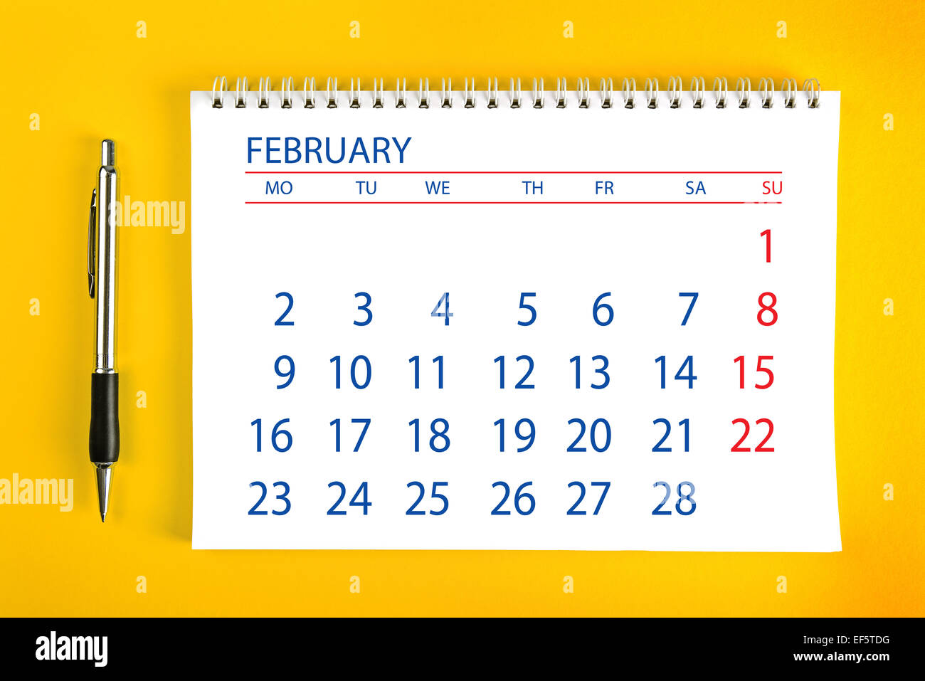 Februar Kalenderseite Papier mit Spiralbindung als Zeitmanagement und Zeitplan-Konzept. Stockfoto