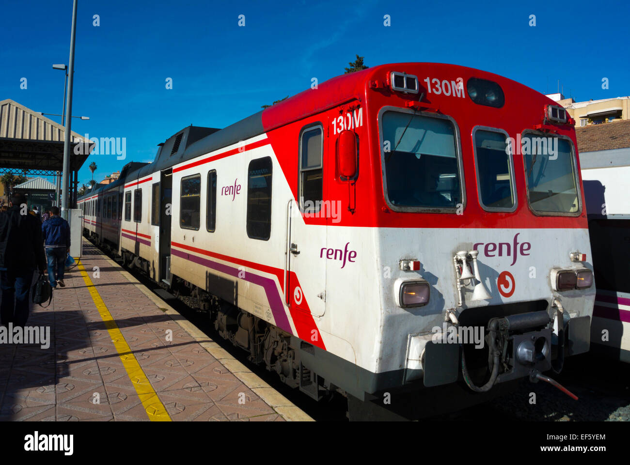 Cercanías, suburban Personenzug, Bahnhof, Alicante, Spanien Stockfoto
