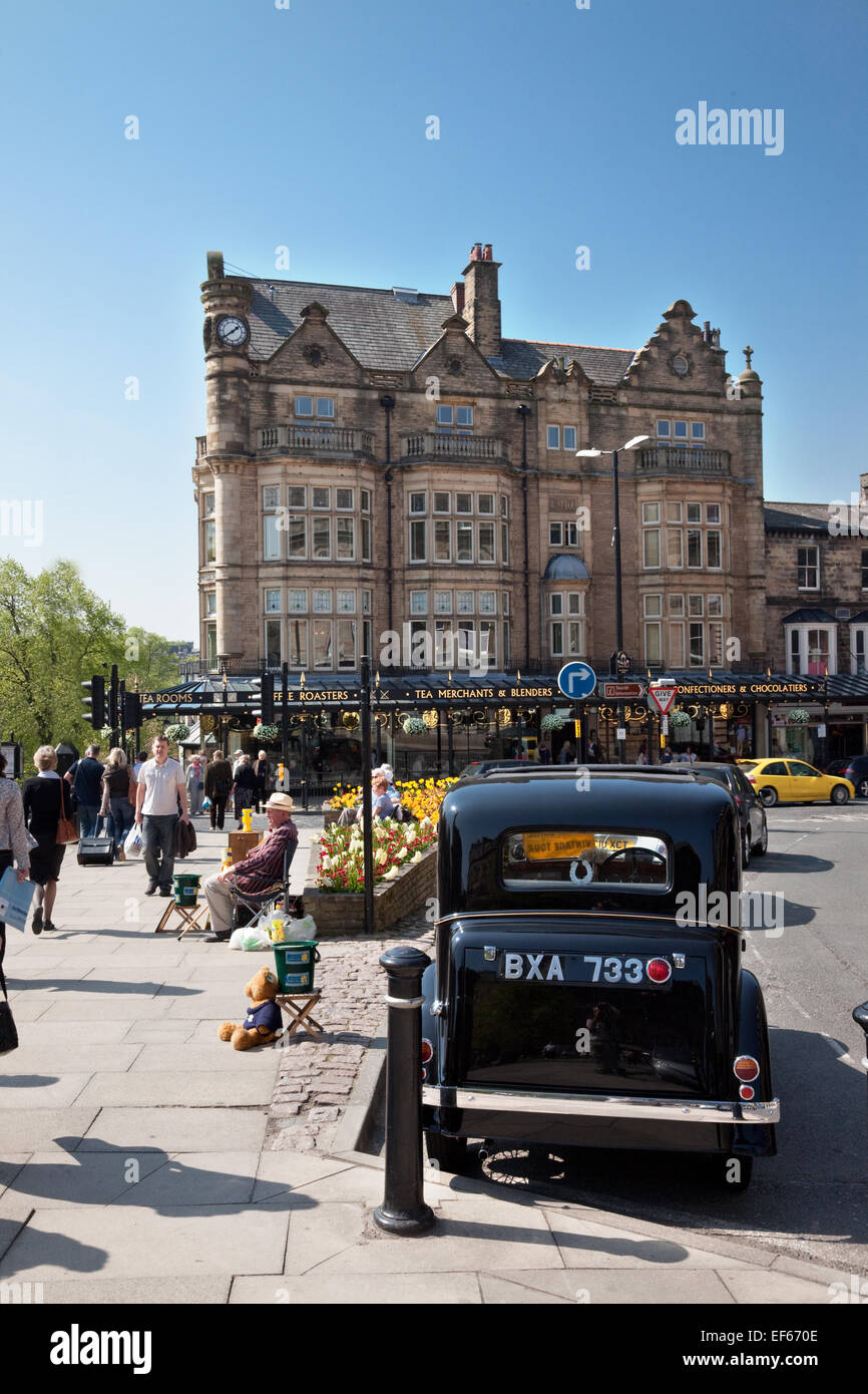 Bettys Cafe und Tee Zimmer in Harrogate North Yorkshire, Vereinigtes Königreich. Stockfoto