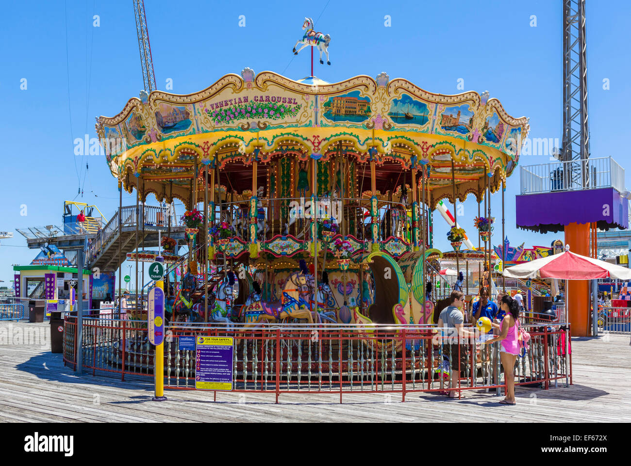 Karussell auf Surfside Pier Nord Wildwood, Cape May County, New Jersey, USA Stockfoto