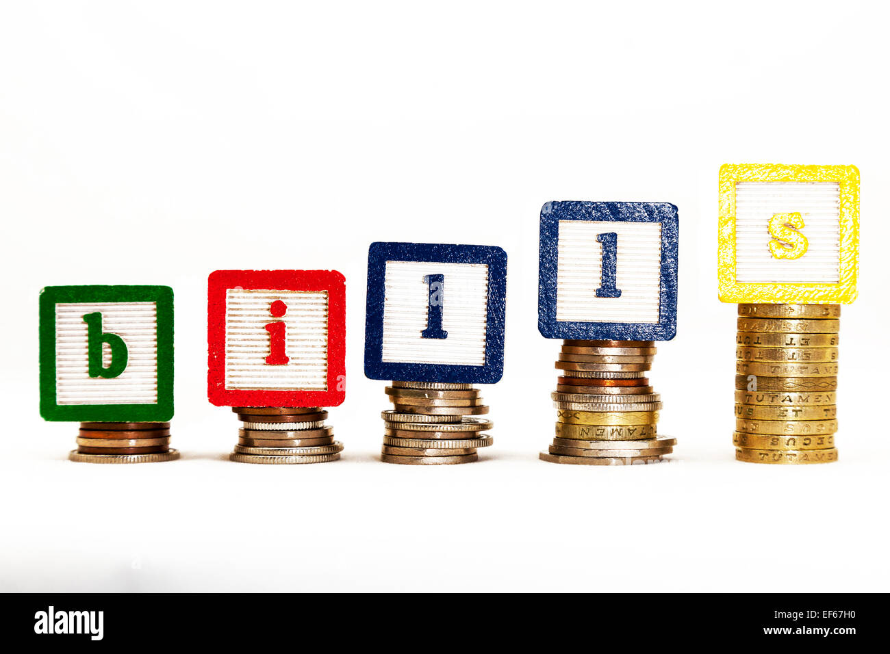 Rechnungen hohe höheren mehr Geld kosten Kosten Kosten steigen Anstieg des Lebensstandards erhöhen textfreiraum weißen Hintergrund ausschneiden Stockfoto