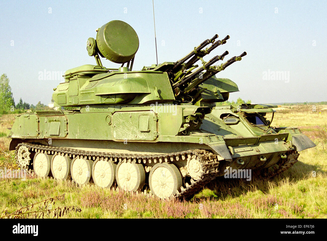 Die ZSU-23-4 "Abgeschlossen" ist ein leicht gepanzerte, selbstfahrende, geführte Anti-Aircraft Waffe Radarsystem (SPAAG) 1999. Stockfoto
