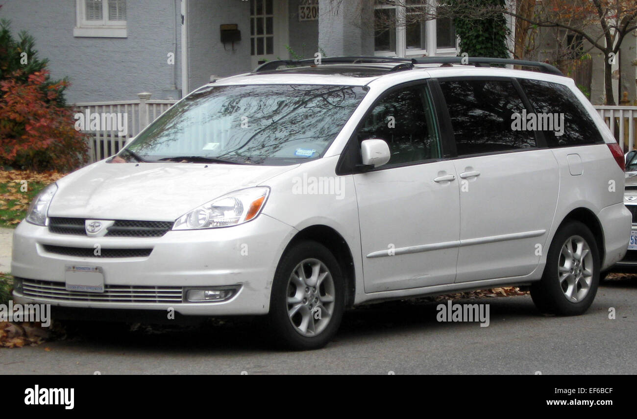 2004 2005 Toyota Sienna 11 20 2011 Stockfoto