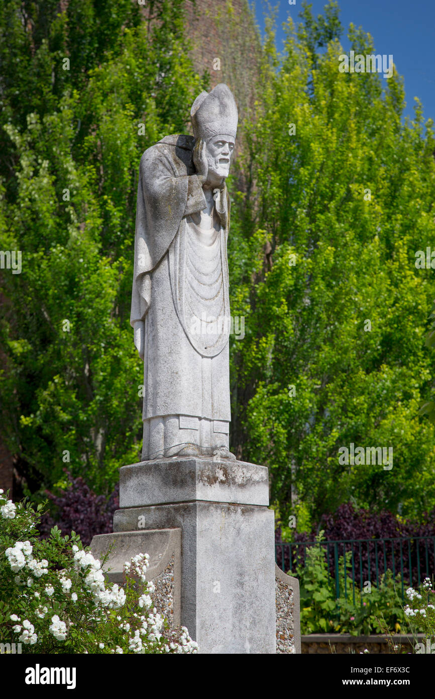 Statue von Saint-Denis hält seinen eigenen Kopf nach enthauptet wird wegen seines christlichen Glaubens, Montmartre, Paris Frankreich Stockfoto