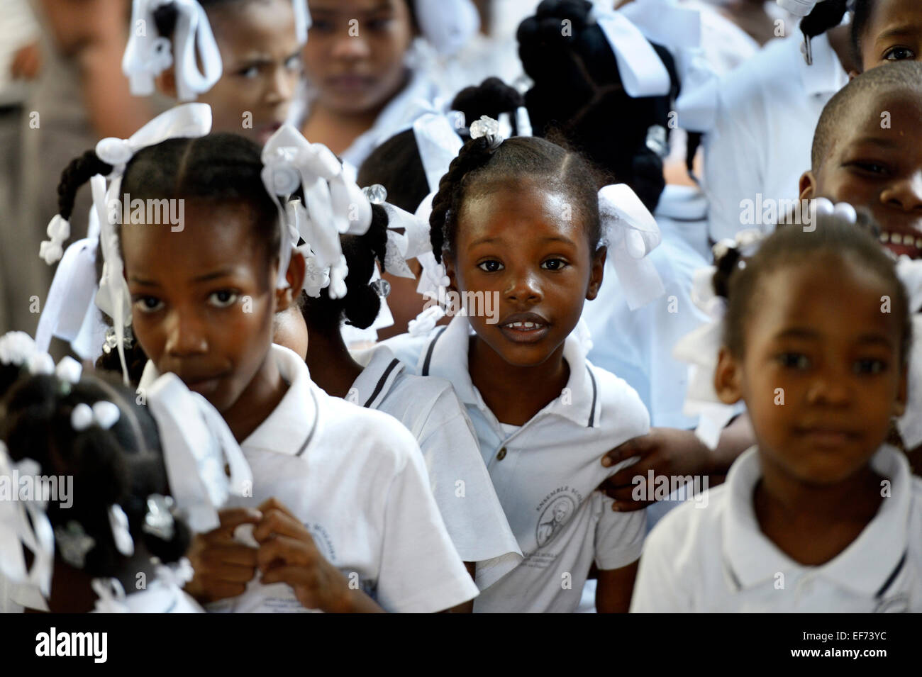 Schüler, morgen Versammlung, Schulhof, Basile Moreau Grundschule, Carrefour, Port-au-Prince, Departement Ouest, Haiti Stockfoto