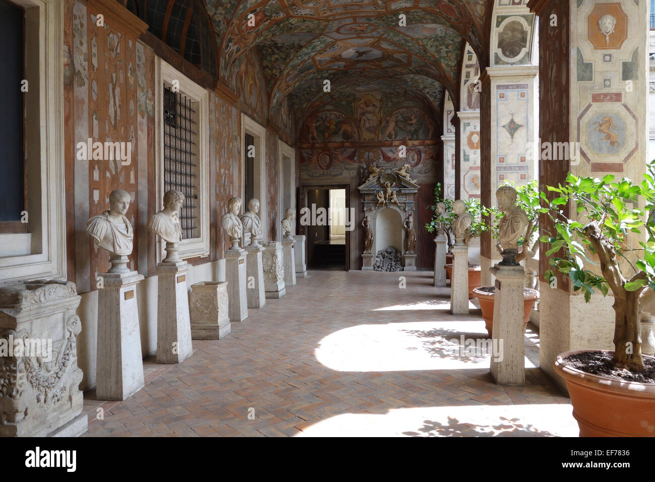 Loggia der Palazzo Altemps Museo Nazionale Romano Rom Italien Stockfoto