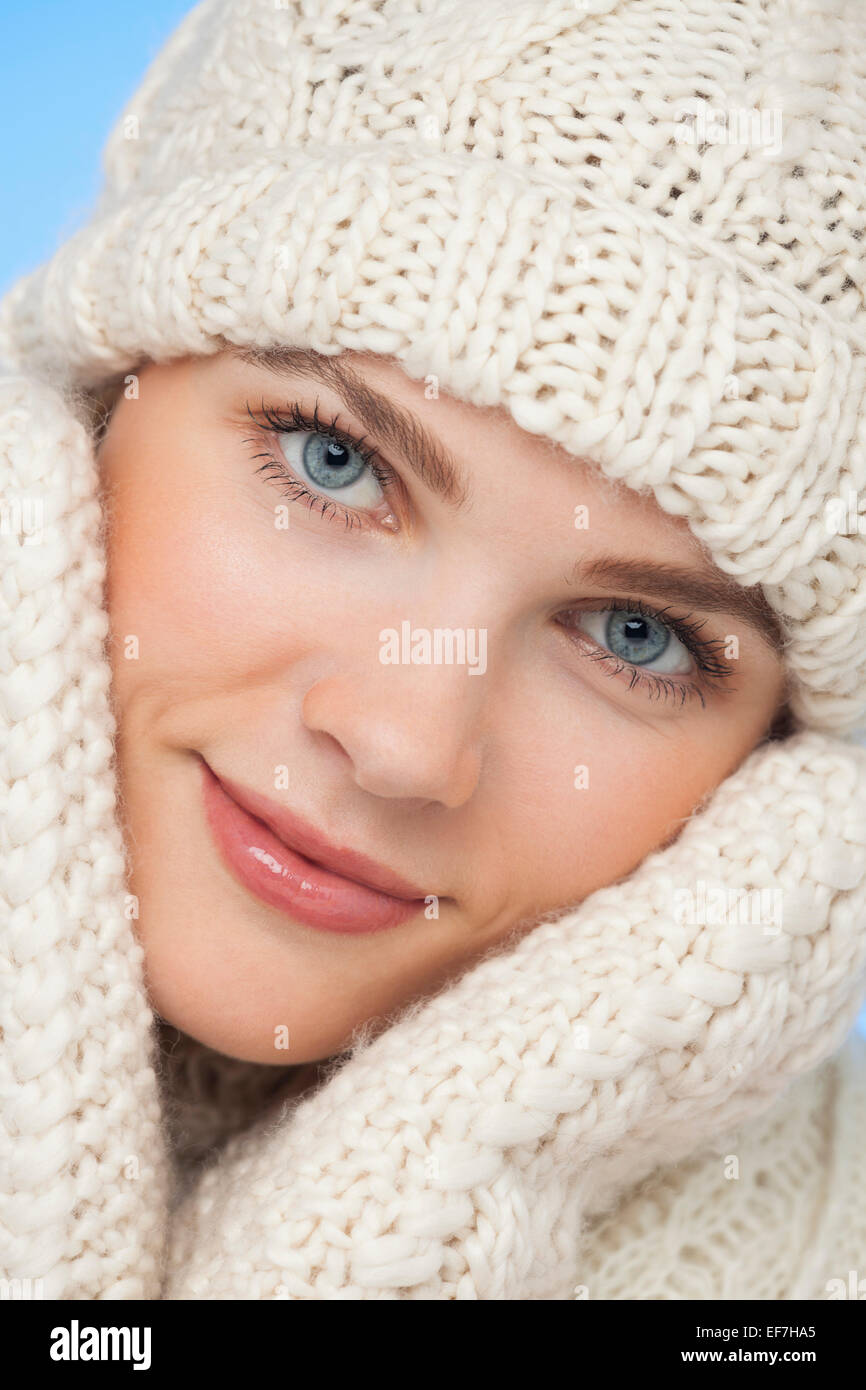 Porträt einer schönen Frau posiert Stockfoto