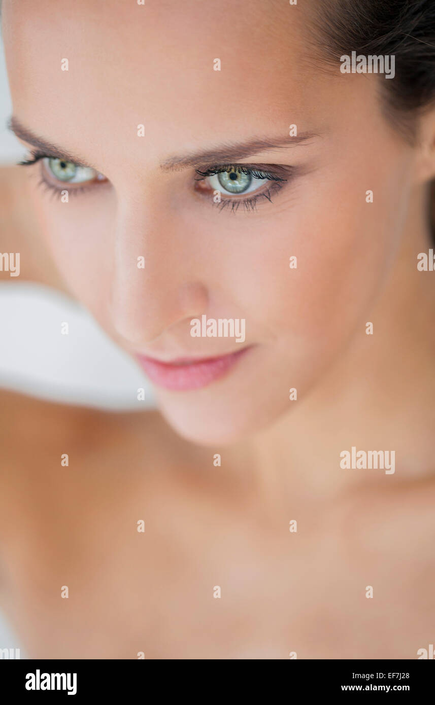 Nahaufnahme einer schönen Frau posiert Stockfoto