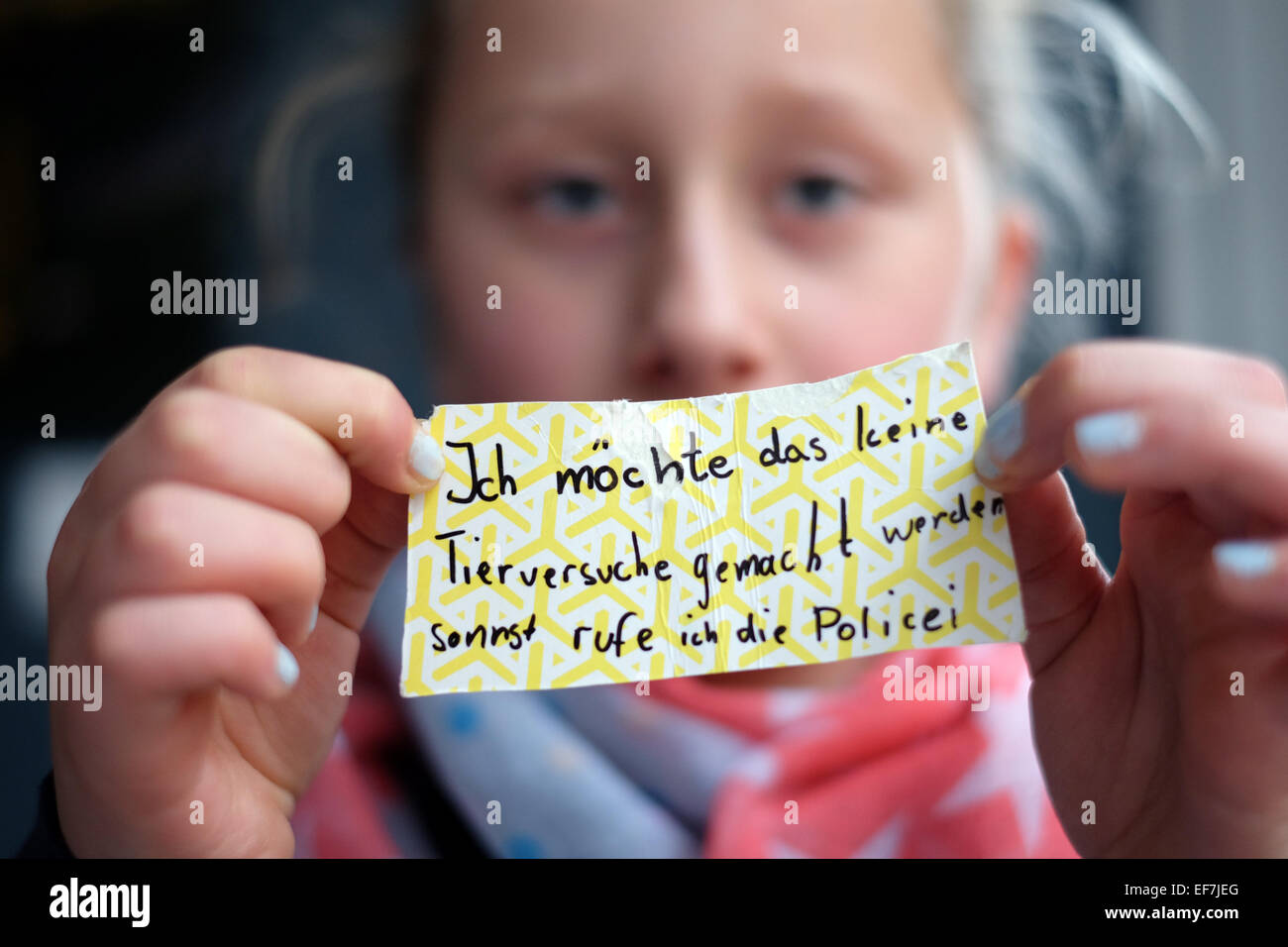 Kind gegen Tierversuche Stockfoto