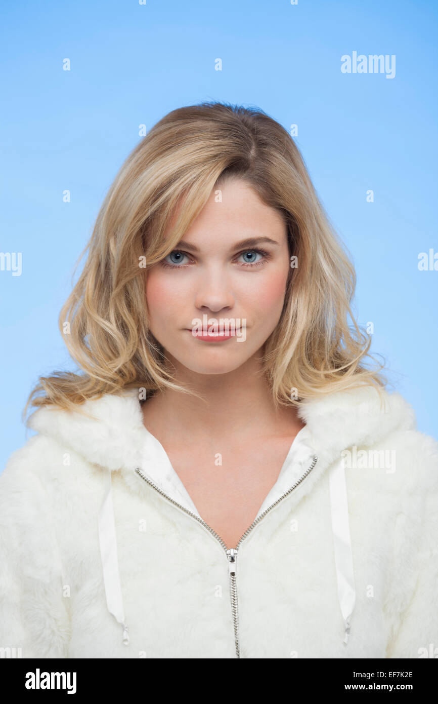 Porträt einer schönen Frau posiert Stockfoto