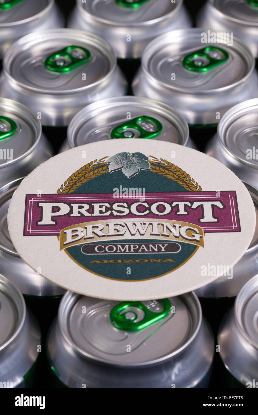 England, London - 11 November, 2014:Beermat aus Prescott Bier auf den Dosen. Prescott Brewing Company ist ein full-Service-Restaurant, Stockfoto