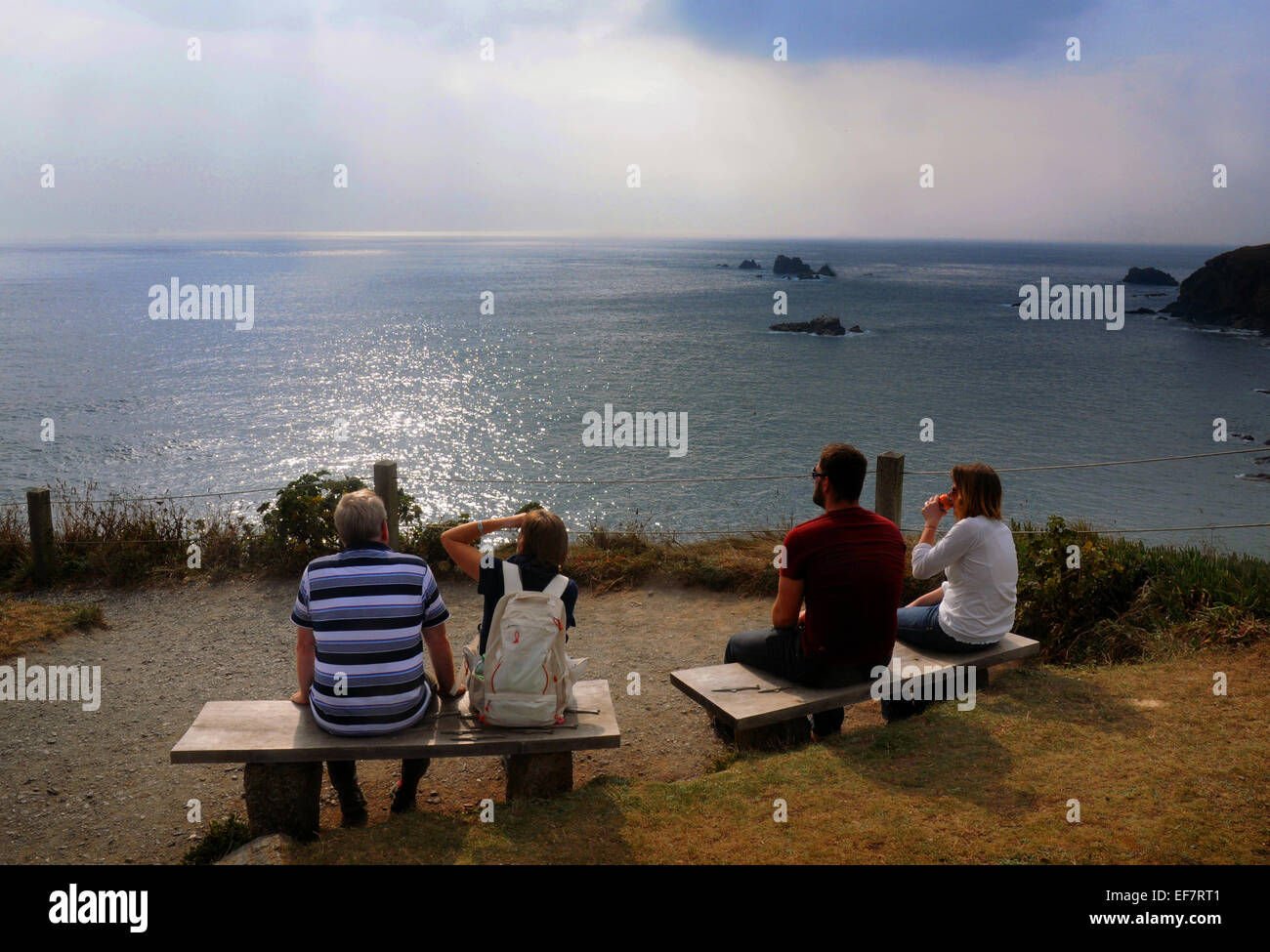 September 2014 Touristen am Lizard Point, Cornwall den südlichsten Teil der britischen Inseln. Stockfoto