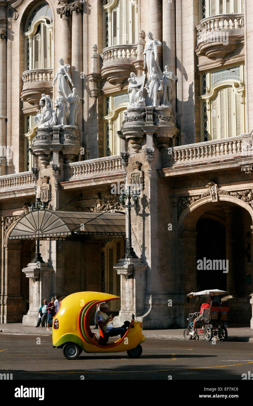 Gelben Coco-Taxi in Havanna, Kuba Stockfoto