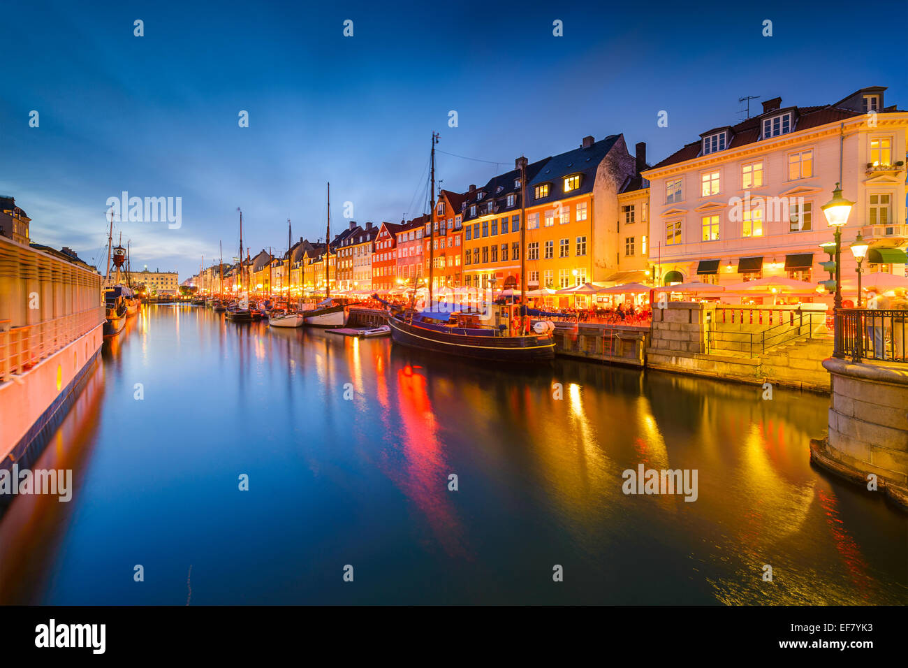 Kopenhagen am Nyhavn Kanal. Stockfoto