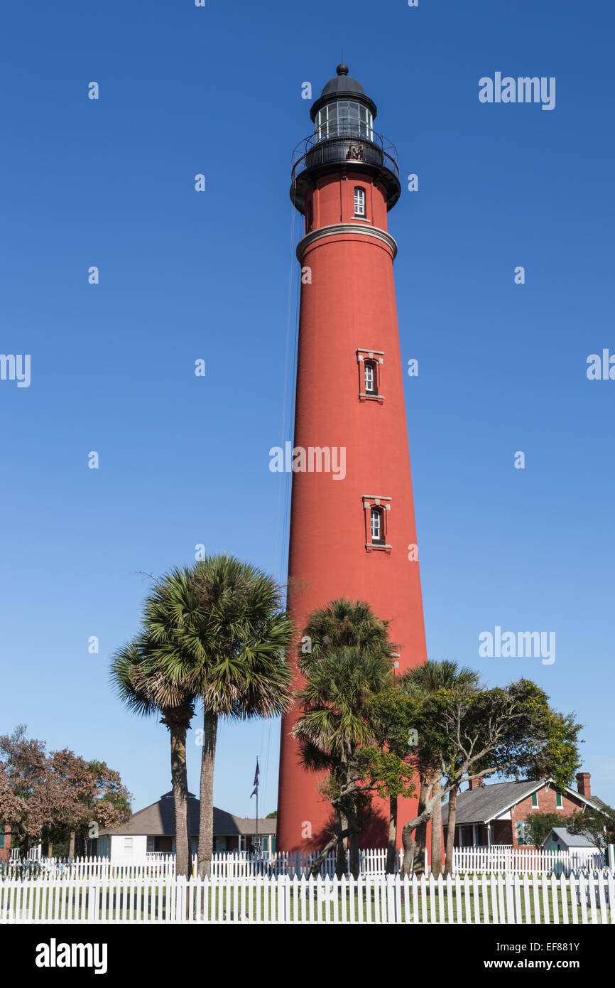 Ponce de Leon Inlet Leuchtturm befindet sich auf Ponce Inlet in der Nähe von Daytona Beach, Florida Stockfoto