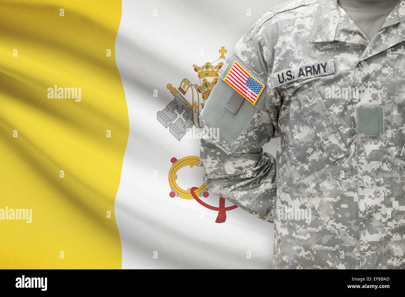 US-Soldat mit Flagge auf Hintergrund - Vatikanstadt Stockfoto