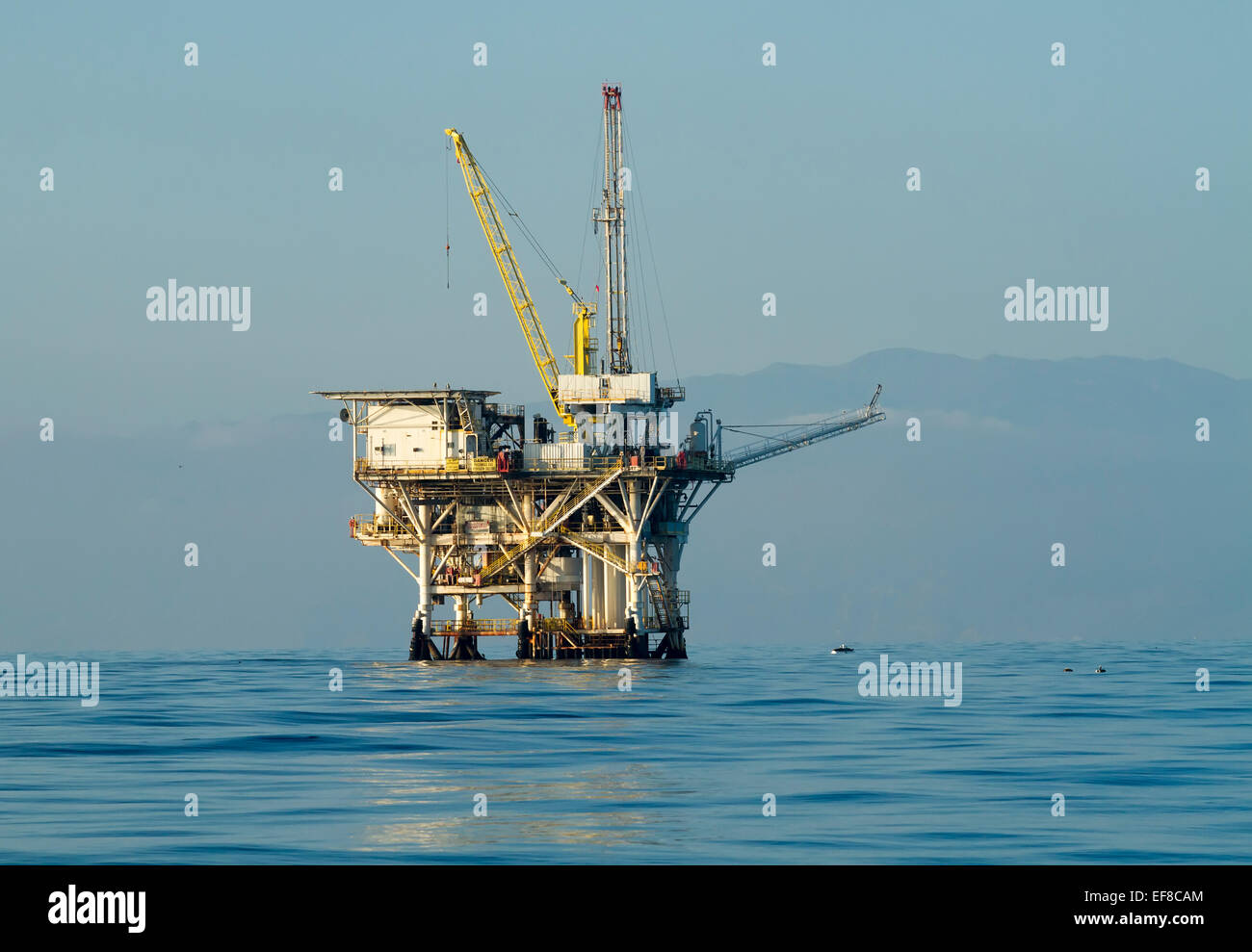 Offshore-Öl-Bohr-Plattform in der Nähe der Santa-Barbara-Kanal Stockfoto