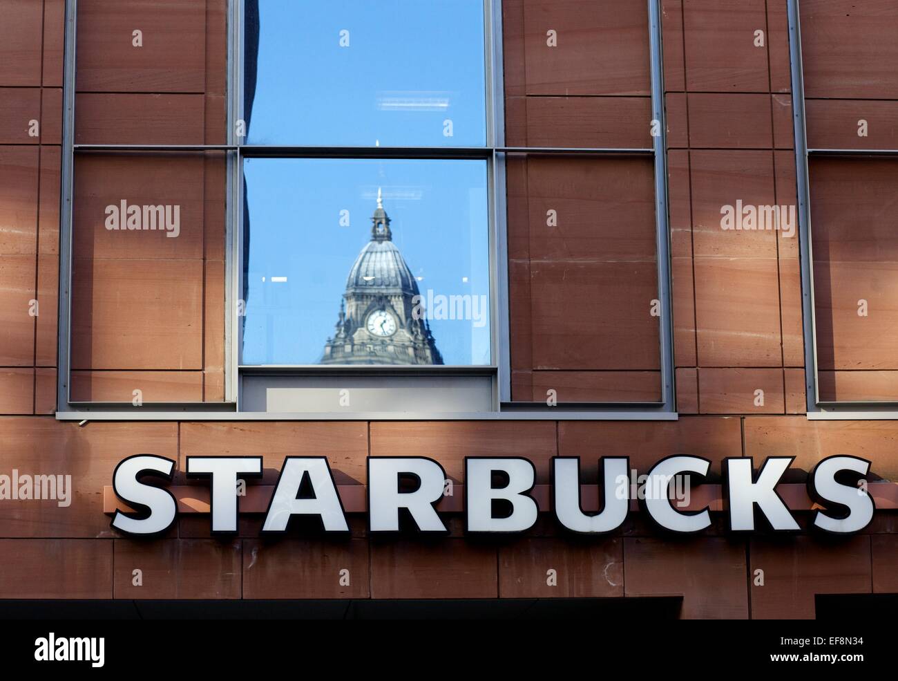 Starbucks Kaffee unterzeichnen in Leeds Stockfoto