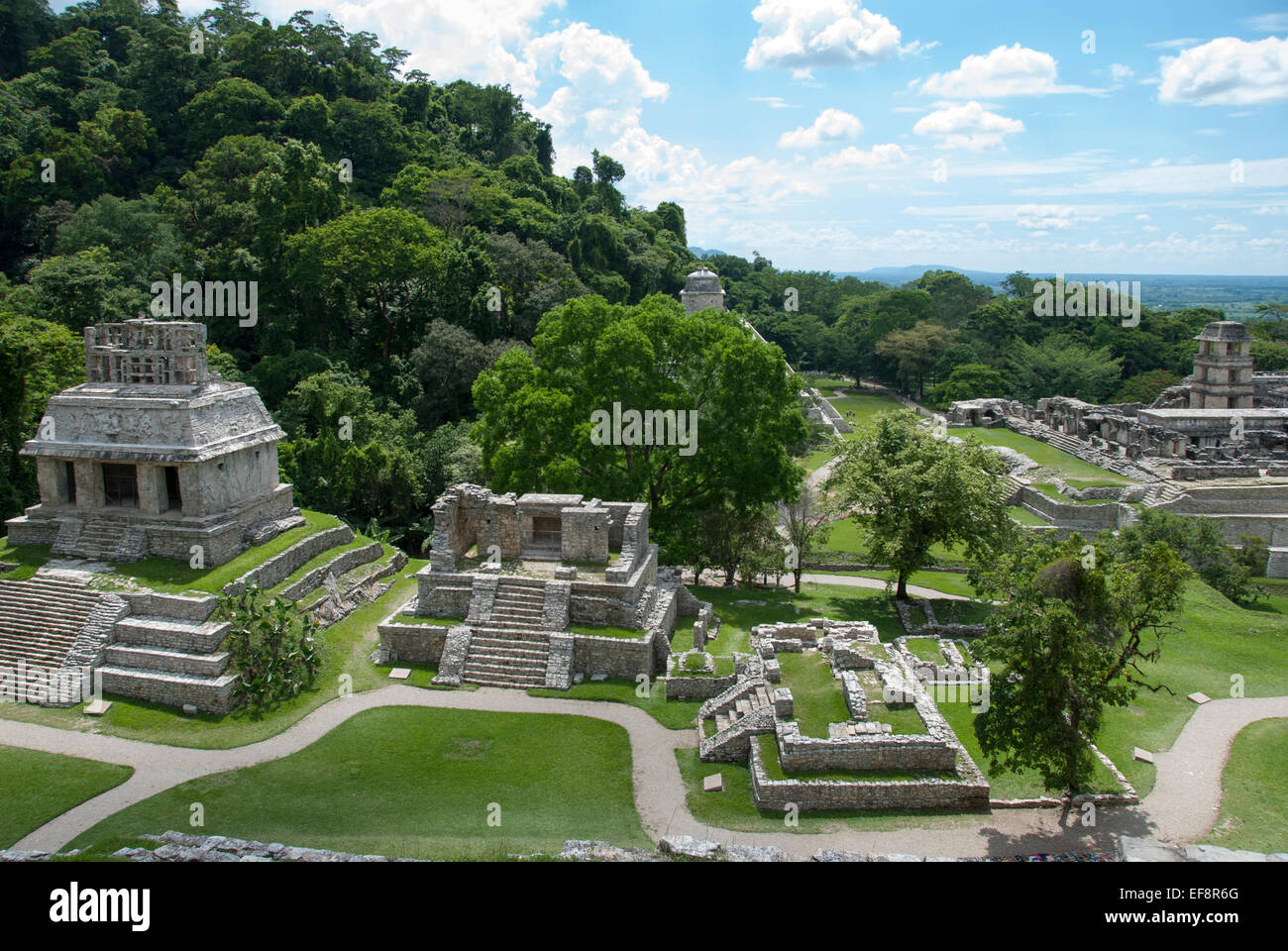 Mexiko, Chiapas, Palenque, erhöhten Blick auf die Tempel der Sonne Stockfoto