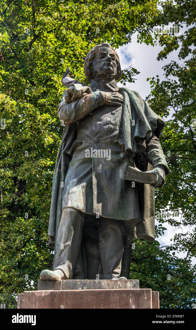 Statue der polnische Dichter Adam Mickiewicz, gehalten in einem Versteck während der Sowjetzeit, brachte im Jahr 1989 in Ivano-Frankivsk, Ukraine Stockfoto