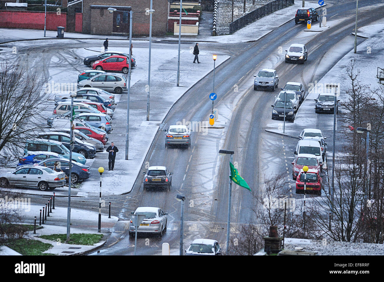 Londonderry, Nordirland. 29. Januar 2015. UK Wetter Schnee in Londonderry. Straßenglätte in Londonderry (Derry) in Nordirland. Mehr Schnee dürfte für viele Teile von Nordirland und Großbritannien Morgen Kredit: George Sweeney/Alamy Live News Stockfoto