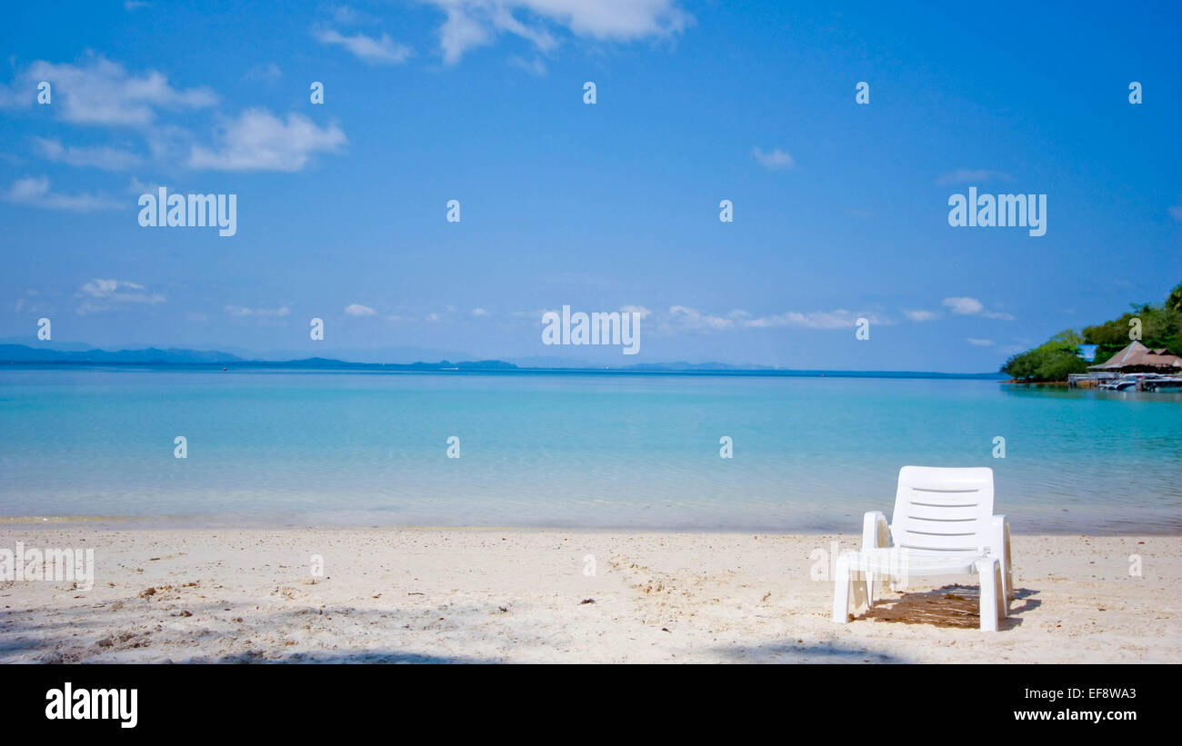 Thailand, Sonnenliege am Strand Stockfoto