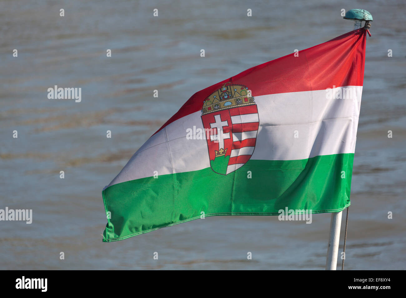 Die Flagge von Ungarn, rot-weiß-grün Stockfoto