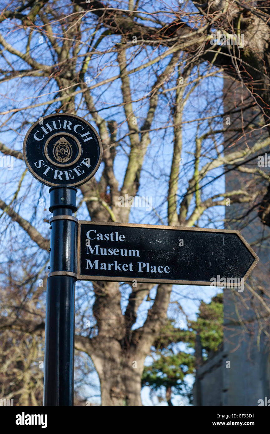 Metall Schild auf der Burg, Museum und Marktplatz in Oakham, Rutland. Stockfoto