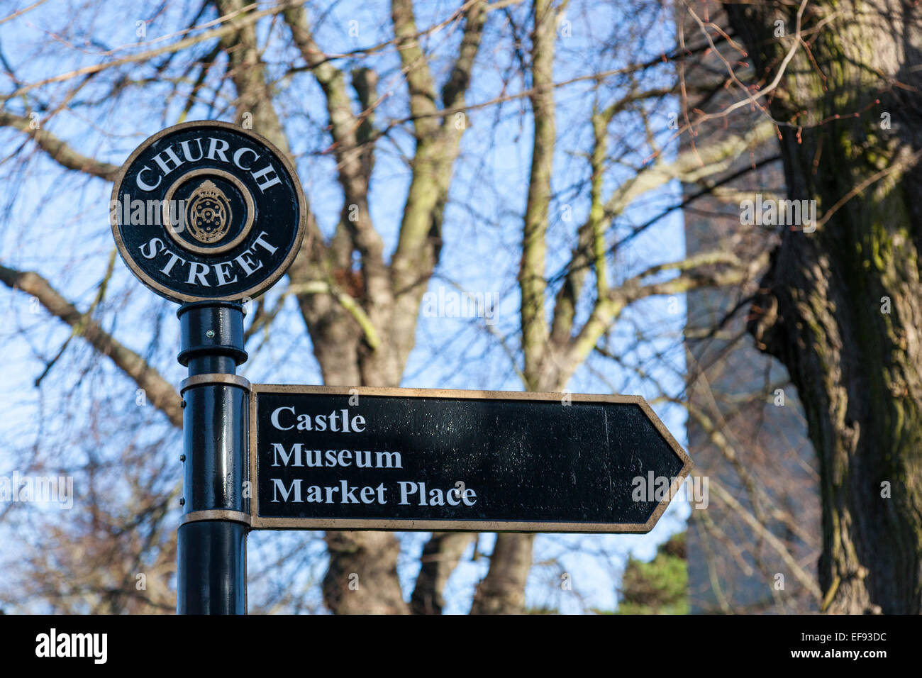 Metall Schild auf der Burg, Museum und Marktplatz in Oakham, Rutland. Stockfoto