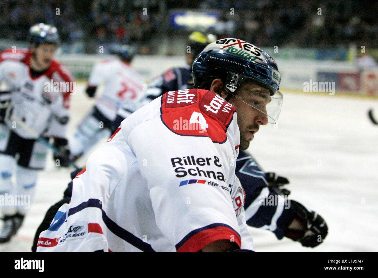 28. Januar 2015 - Ingolstadt, Bayern, Deutschland - Henry HAASE/Berlin. Deutsche Eishockeyliga Spieltag 43,. ERC Ingolstadt Vs Eisbaeren Berlin. Ingolstadt, Saturn Arena, 27. Januar 2015, ...die Landesmeister Ingolstadt erhält ehemaligen Weltmeister, das Team Schloss von Anschutz Entertainment Group mit dem ehemaligen NHL-Spieler Uwe Krup jetzt als Headcoach. (Kredit-Bild: © Wolfgang Fehrmann/Wolfgang Fehrmann/ZUMA Wire) Stockfoto