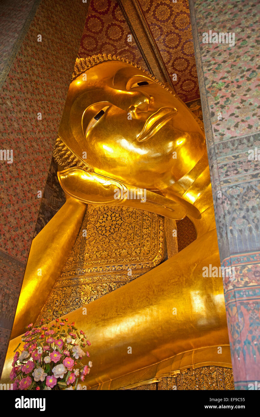 Wat Pho / Tempel des liegenden Buddhas, buddhistischer Tempel im Bezirk Phra Nakhon, Bangkok, Thailand Stockfoto