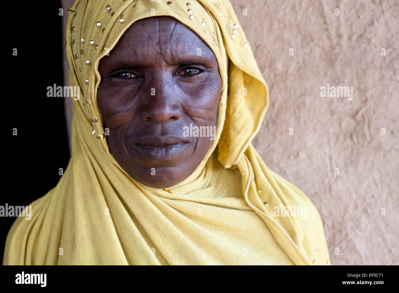Frau aus der Itu-Stamm mit Scarifications auf dem Gesicht. Sie ist ein muslimischer Konvertit (Äthiopien) Stockfoto