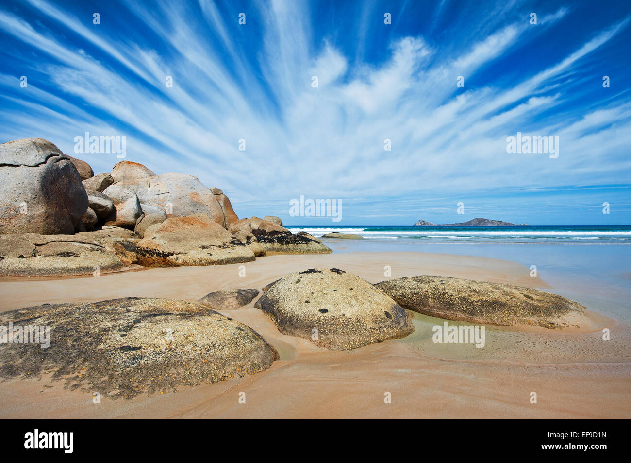 Faszinierende Wolkenbildung in Whisky Bay auf Wilsons Promontory. Stockfoto