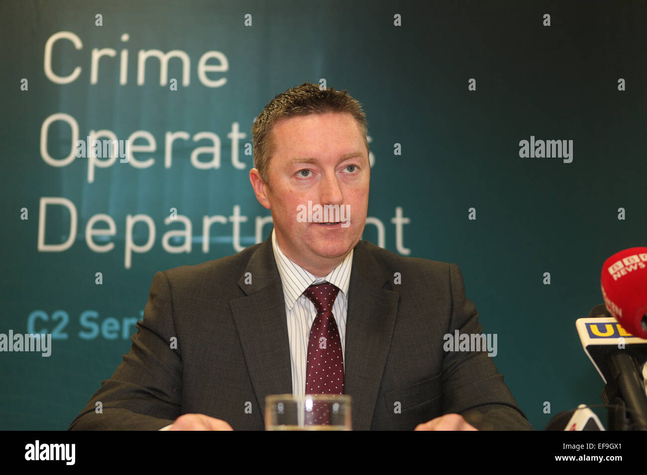 Belfast, UK. 29. Januar 2015. PSNI Detective Chief Inspector Richard Campbell aus PSNI ernste Verbrechen Zweig auf der Pressekonferenz ansprechende Informationen nach einem Mord in Süd-Belfast Stockfoto