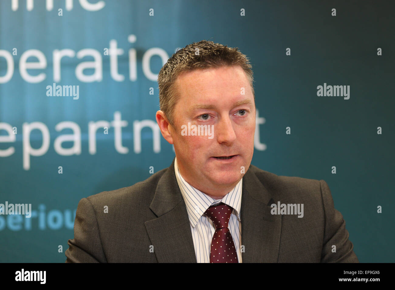Belfast, UK. 29. Januar 2015. PSNI Detective Chief Inspector Richard Campbell aus PSNI ernste Verbrechen Zweig auf der Pressekonferenz ansprechende Informationen nach einem Mord in Süd-Belfast Stockfoto