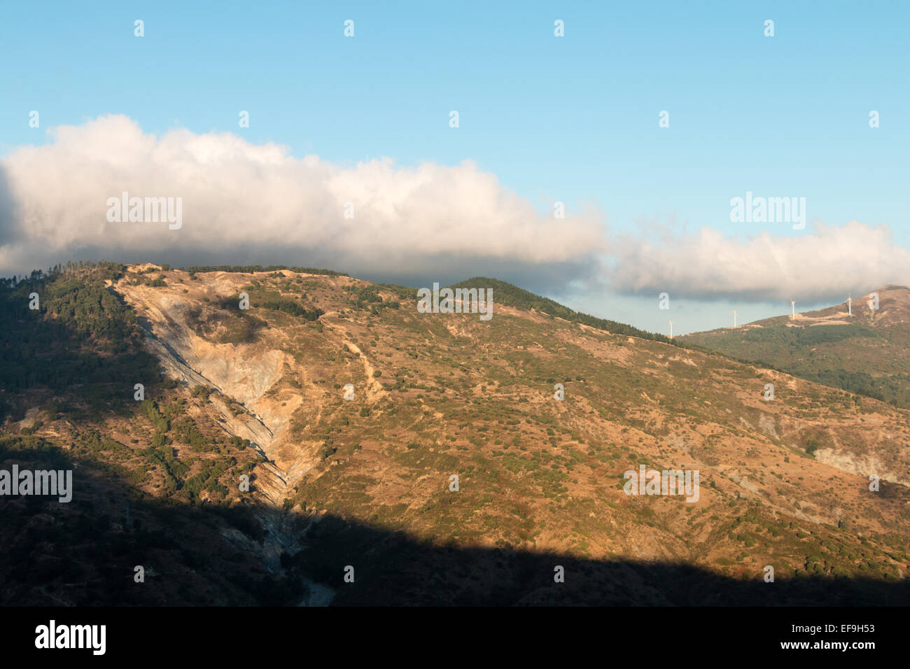 Wind-Generatoren in Nebrodi Berg Siziliens Stockfoto