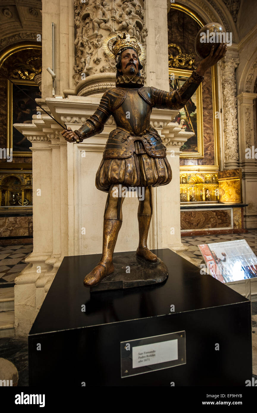 Statue von König Ferdinand III. von Kastilien in der Kathedrale Sevilla. Stockfoto