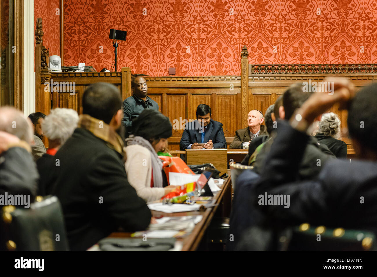 London, UK. 29. Januar 2015. Weyman Bennett anlässlich einer öffentlichen Versammlung im House Of Commons arrangiert von Vereinen gegen Faschism mit dem Titel "nach Frankreich: Einheit – Nein zum Faschismus, Antisemitismus, Islamophobie – bürgerliche Freiheiten zu verteidigen." Bildnachweis: Tom Arne Hanslien/Alamy Live-Nachrichten Stockfoto