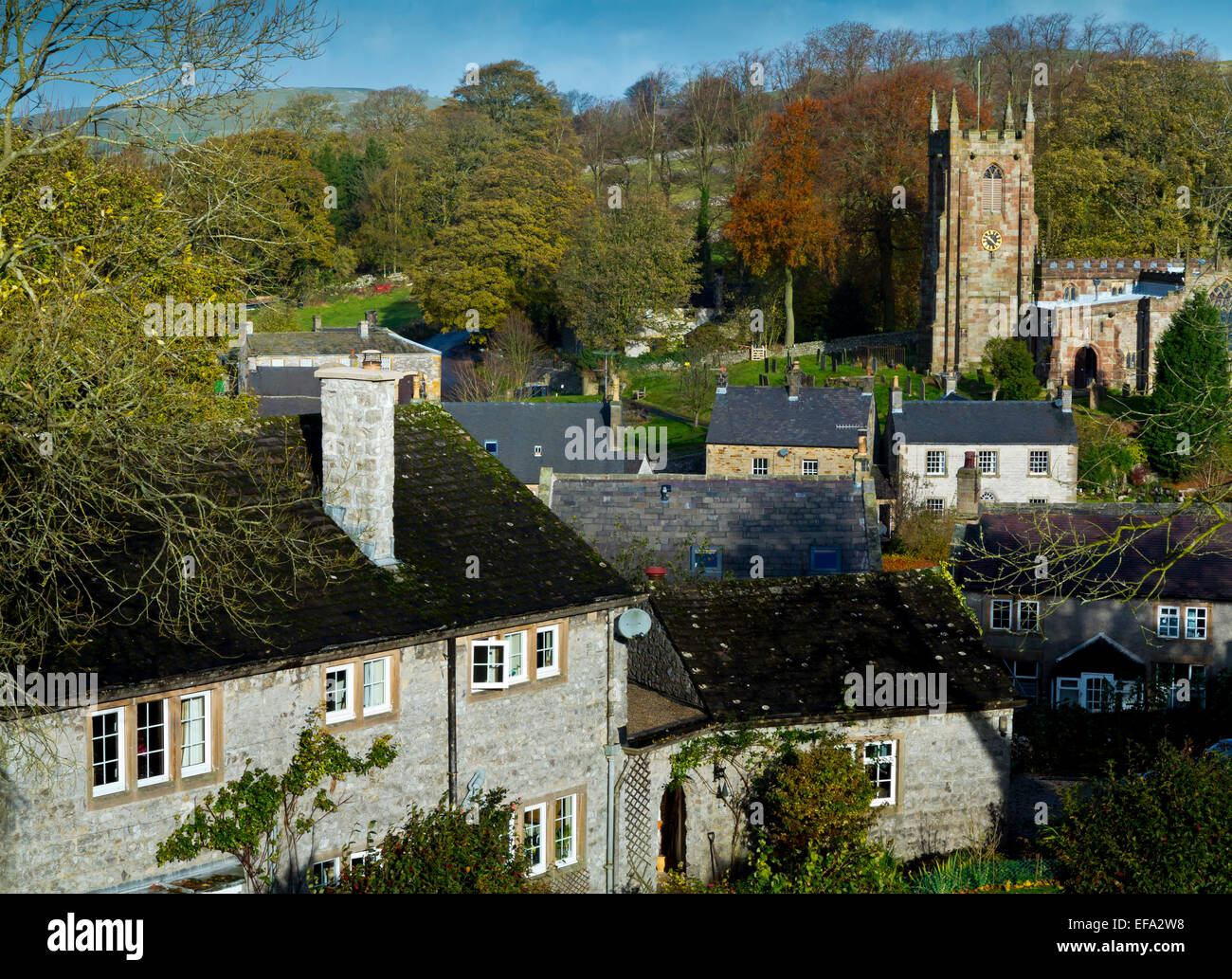 Blick über Hartington ein kleines Dorf in der Peak District National Park in Derbyshire England UK Stockfoto