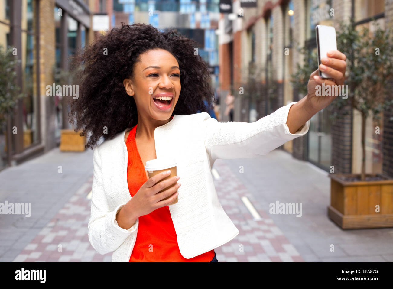 junge Frau, die eine selfie Stockfoto