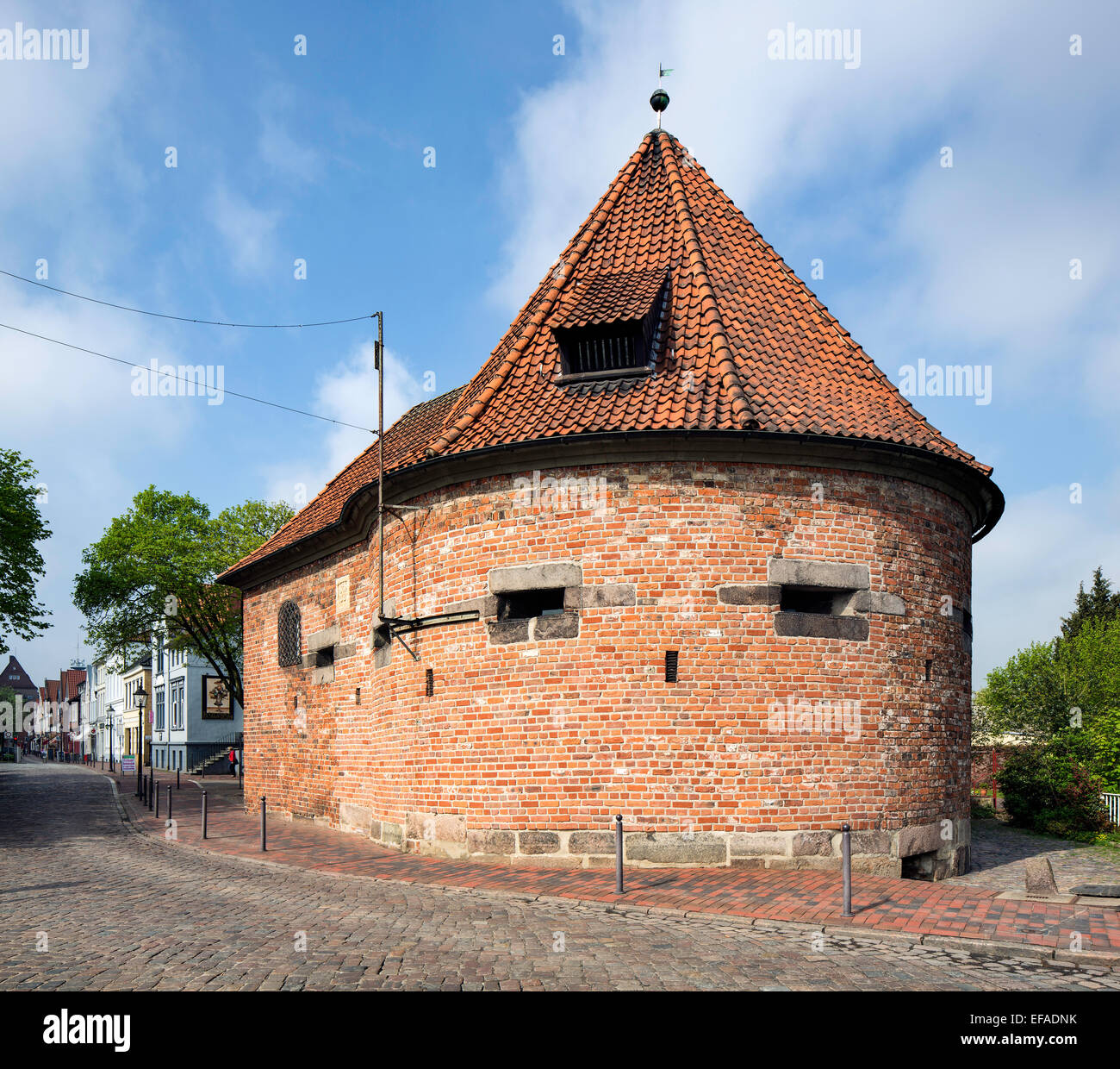 Marschtorzwinger Turm, Teil der mittelalterlichen Befestigungsanlagen, heute ein kulturelles Zentrum, Buxtehude, Altes Land, Niedersachsen Stockfoto