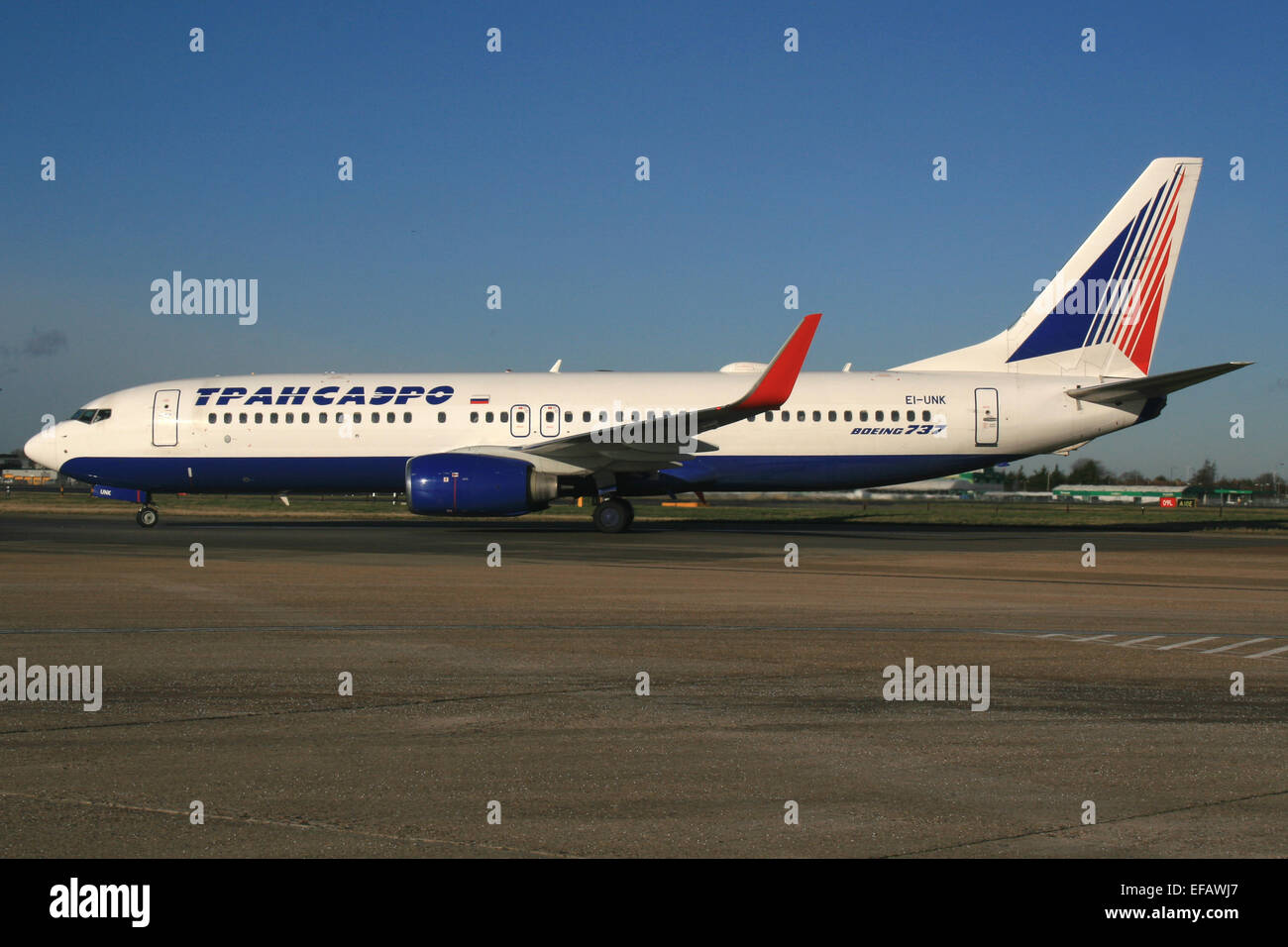 "TRANSAERO" 737 800 Stockfoto