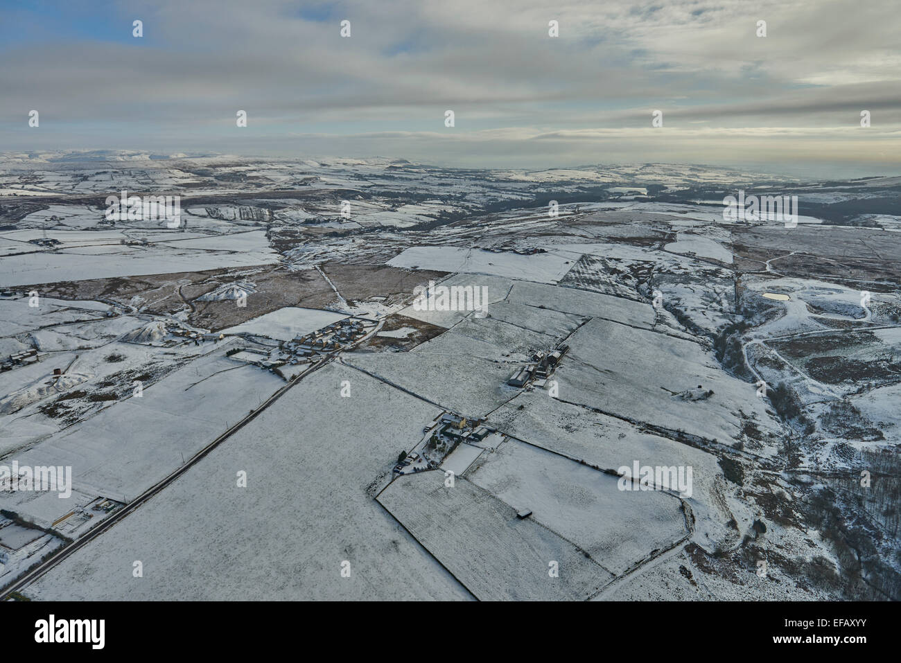 Eine malerische Luftaufnahme von Lancashire Stadt von Darwen in Richtung Dorf Hoddlesden Stockfoto